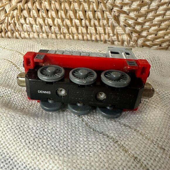 Thomas & Friends Dennis Train - Picture 8 of 8